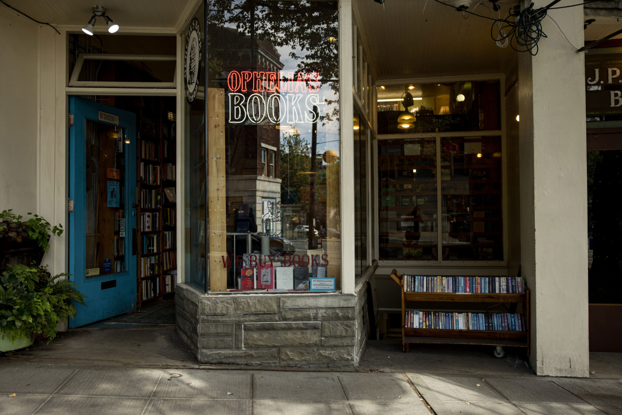 Store front of a book store around fremont