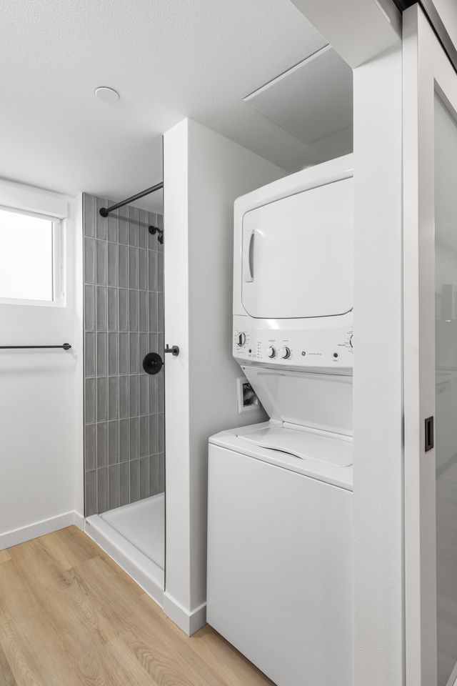 Reed seattle - Bath and indoor washer and dryer