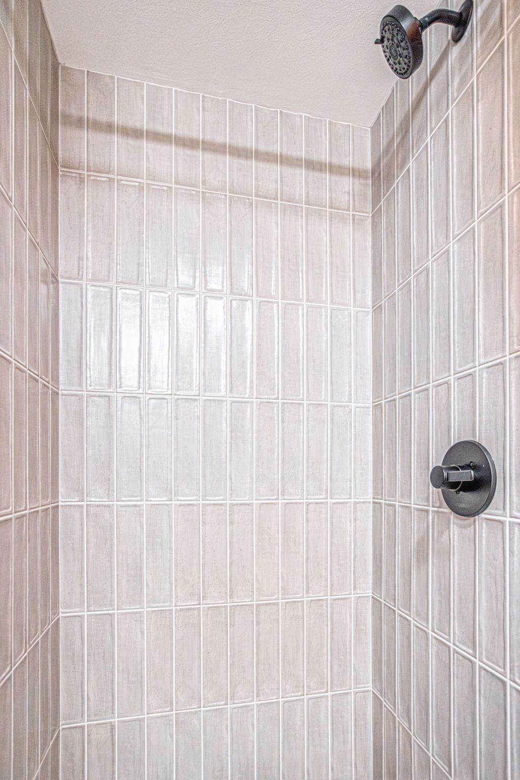 Reed seattle - unit shower with modern tiles