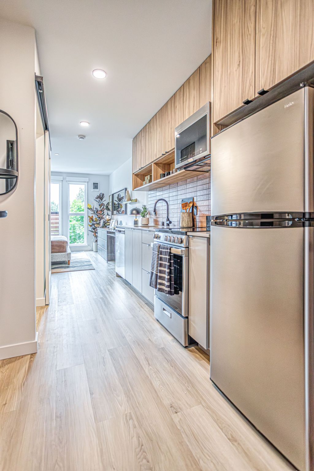 Reed seattle - unit entrance and kitchen